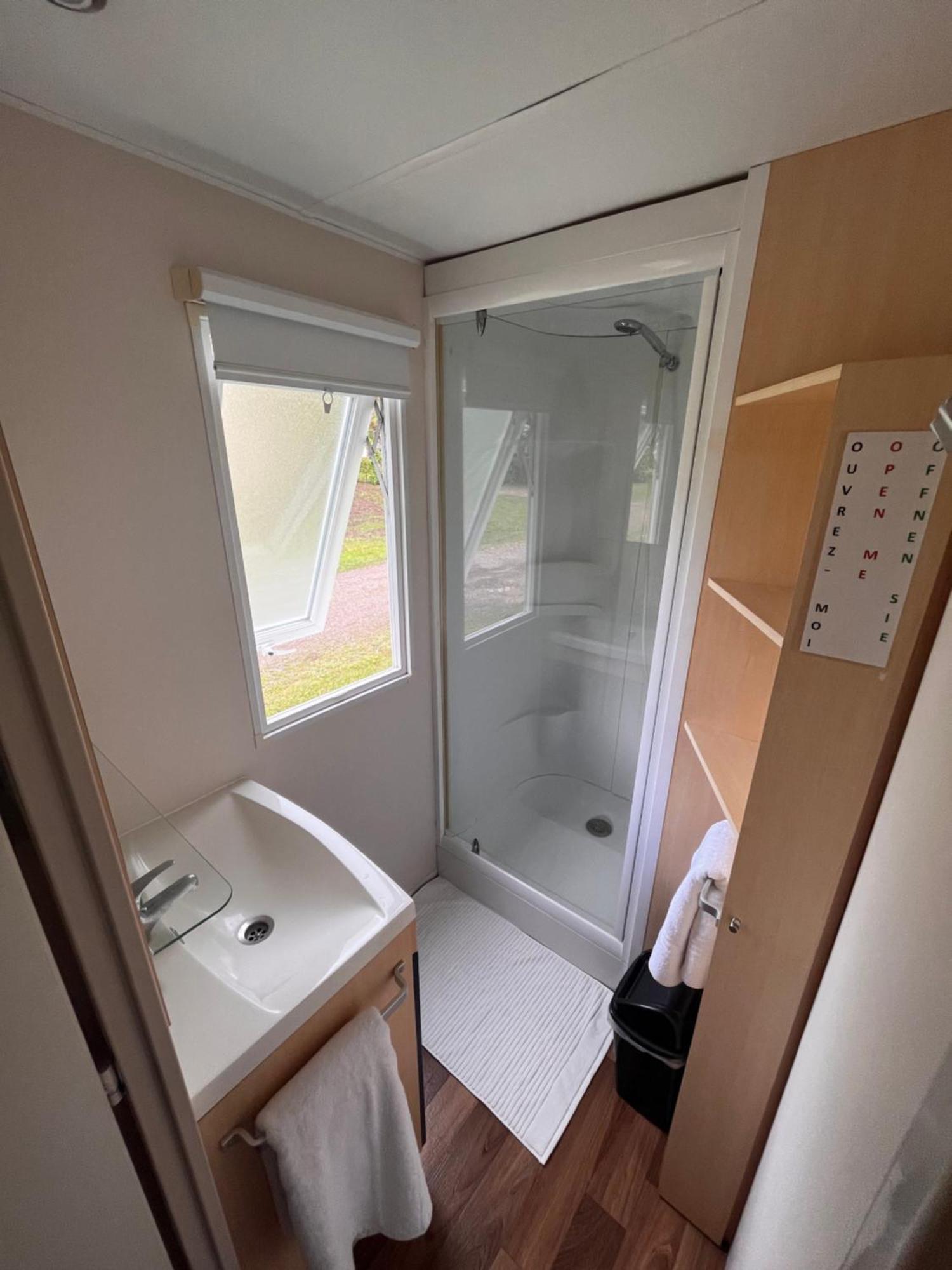 Les Pinots D'Alsace - 3 Bungalows Climatises Avec Tv - Proche Europa Park Boofzheim Værelse billede